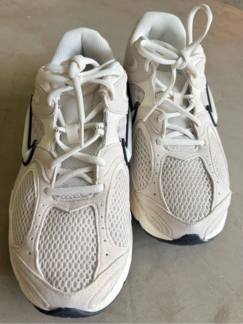 Nike V5 RNR Women’s Sneakers Size 11 Natural Ivory Black